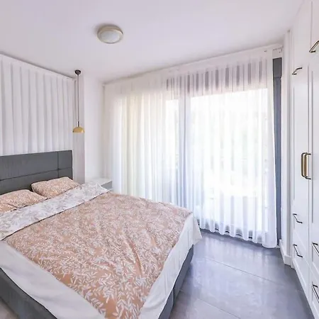 Ilyada - Private For 8 Guests - *