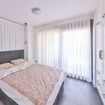 Ilyada - Private For 8 Guests - *