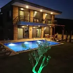 Ilyada - Private For 8 Guests - * カシュ
